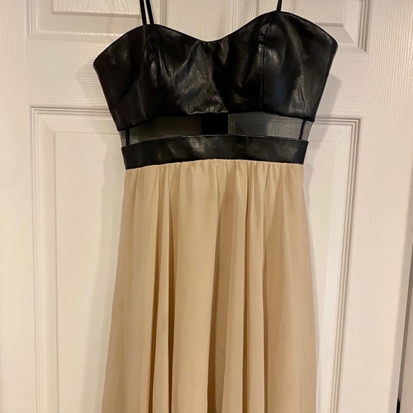 Dress - Picture 4 of 9